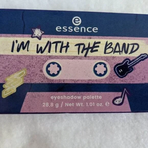 Essence "I'm with the Band" Eyeshadow Palette - Picture 1 of 4